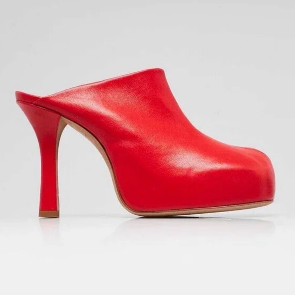 Bottega Veneta Bold Stretch Leather Red Heeled Mules - Picture 4 of 9
